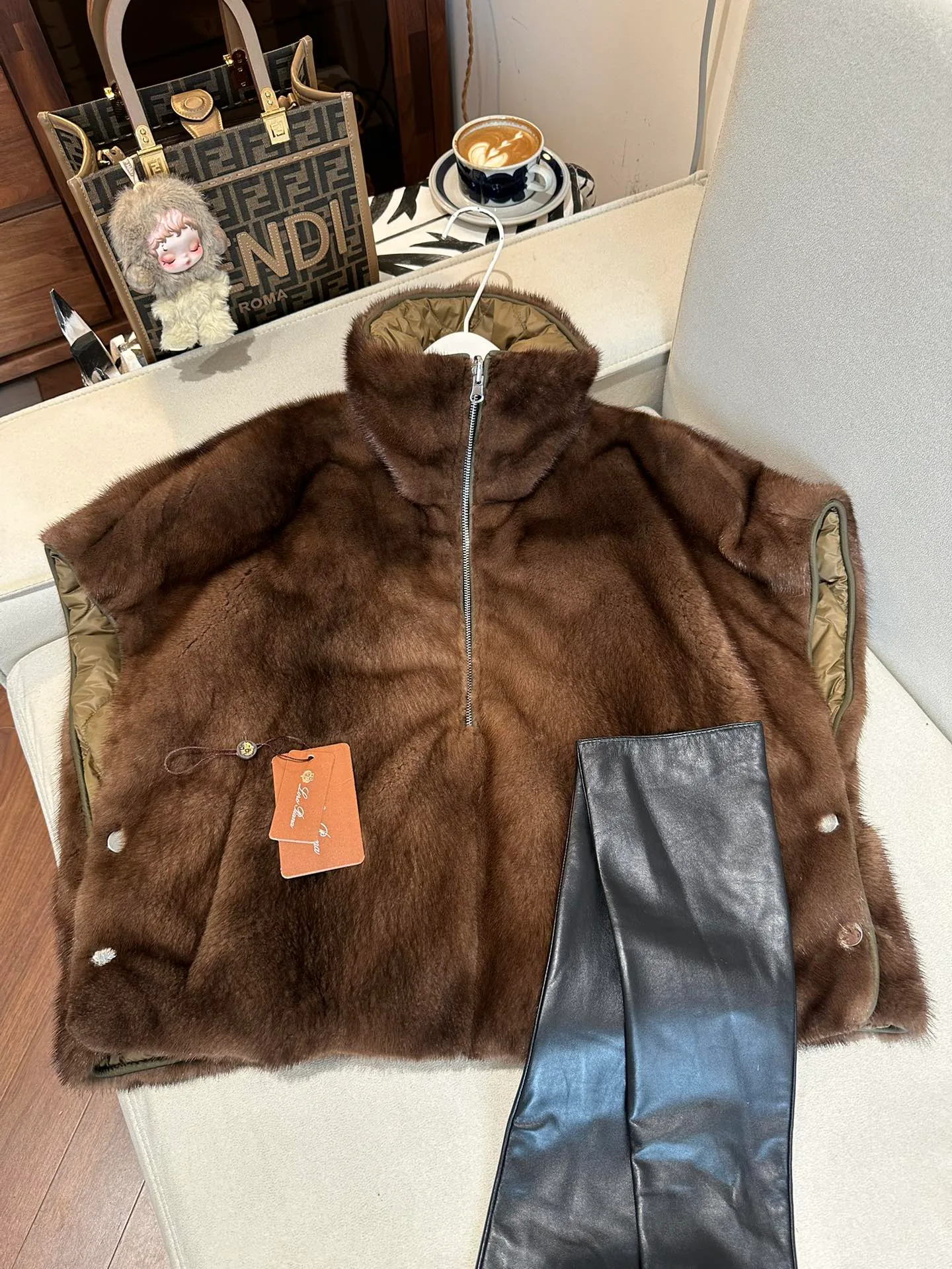 Шубы Женские Loro Piana 18536036