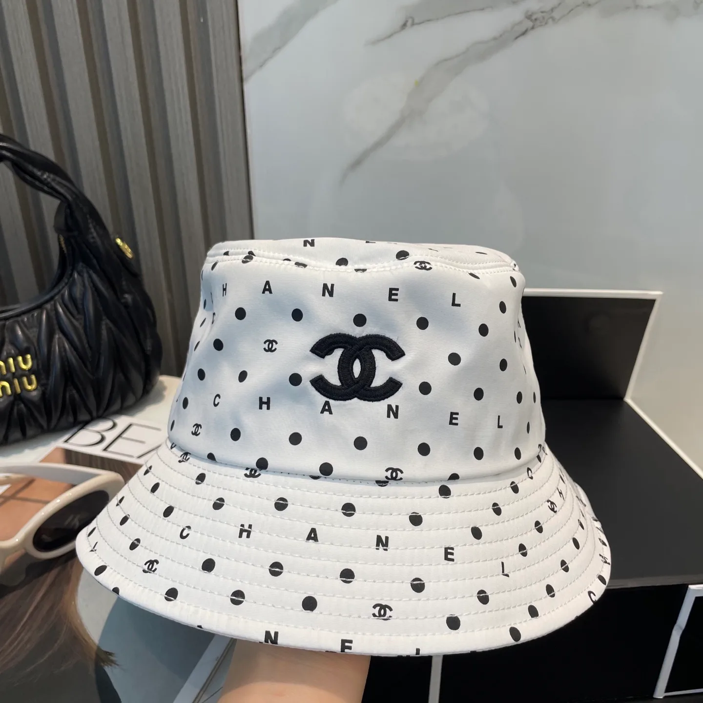 Головные Уборы Chanel 13294373