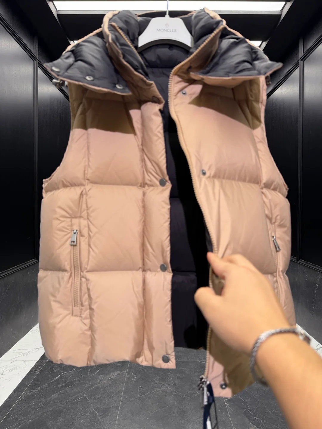 Жилеты Женские Moncler 18761331