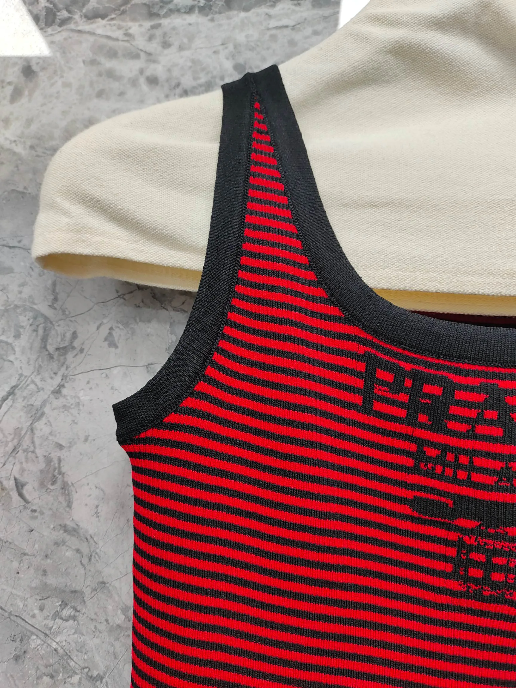 Платья Женские Prada 10678506