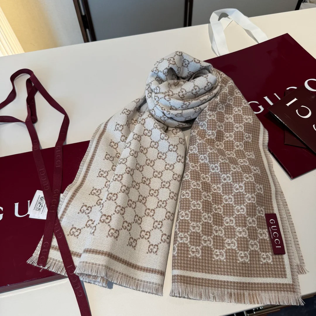 Шарфы Gucci 318392