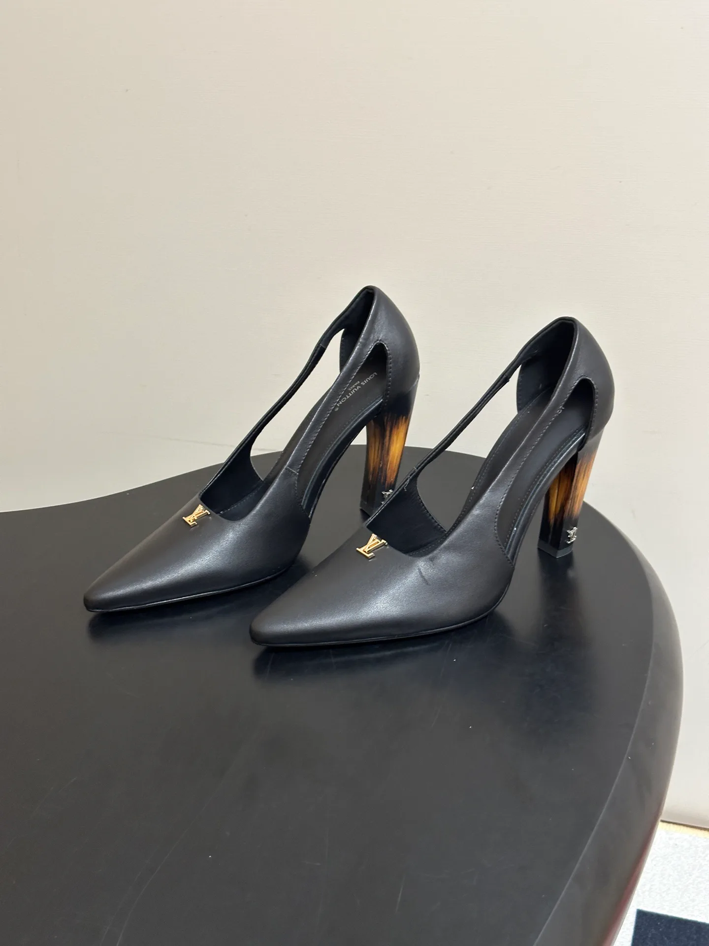 Туфли Женские Louis Vuitton 18340944