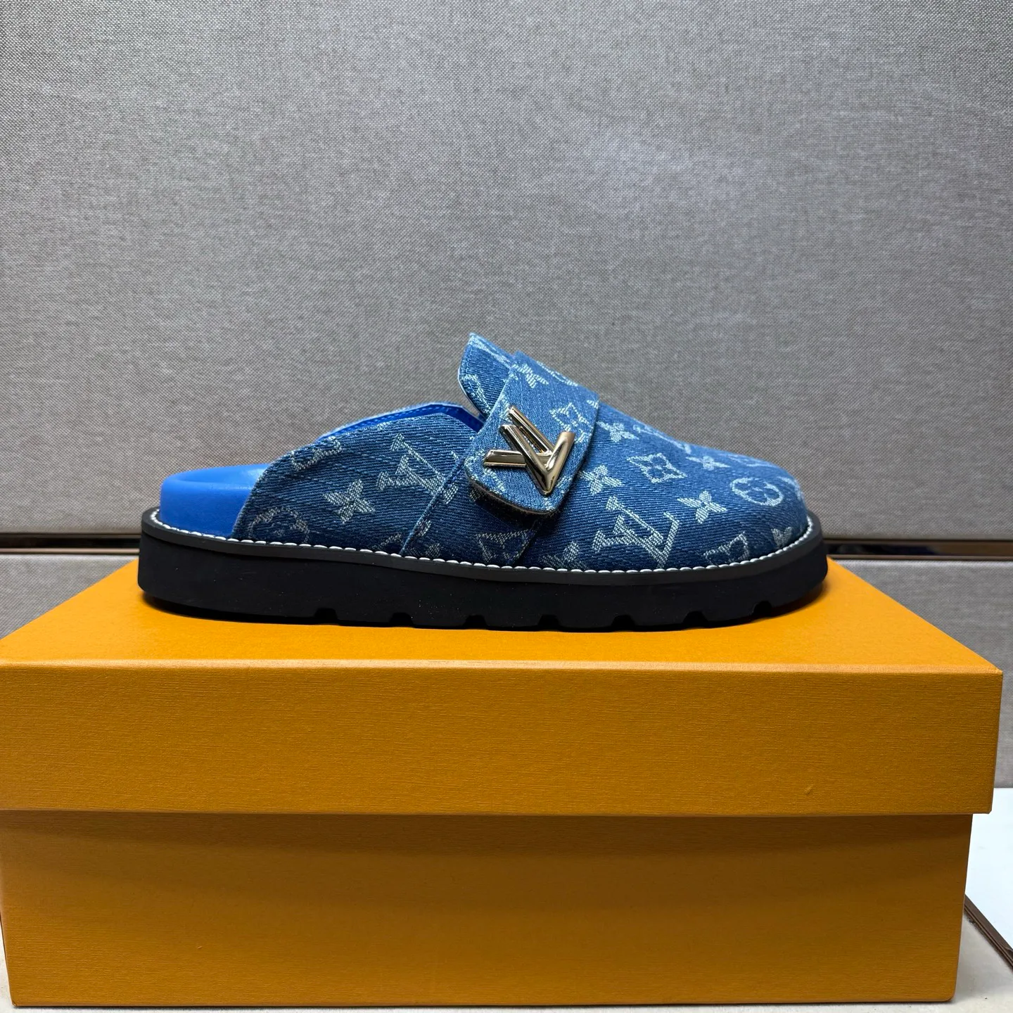 Мюли И Сабо Мужские Louis Vuitton 74100