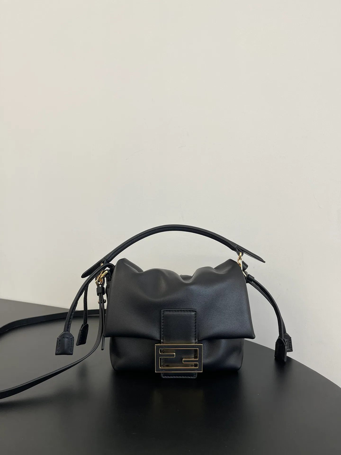 Классические Сумки Женские Fendi 13546210