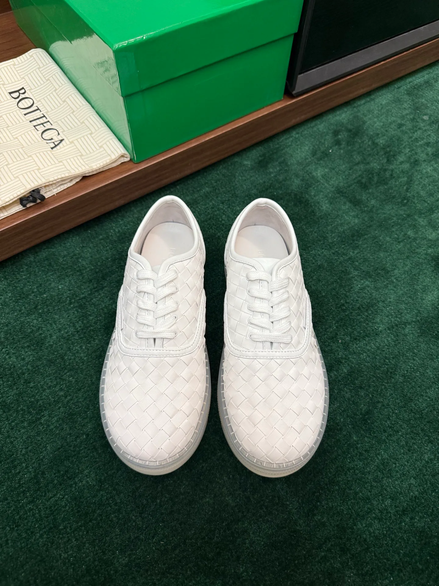 Кроссовки Женские Bottega Veneta 17386182
