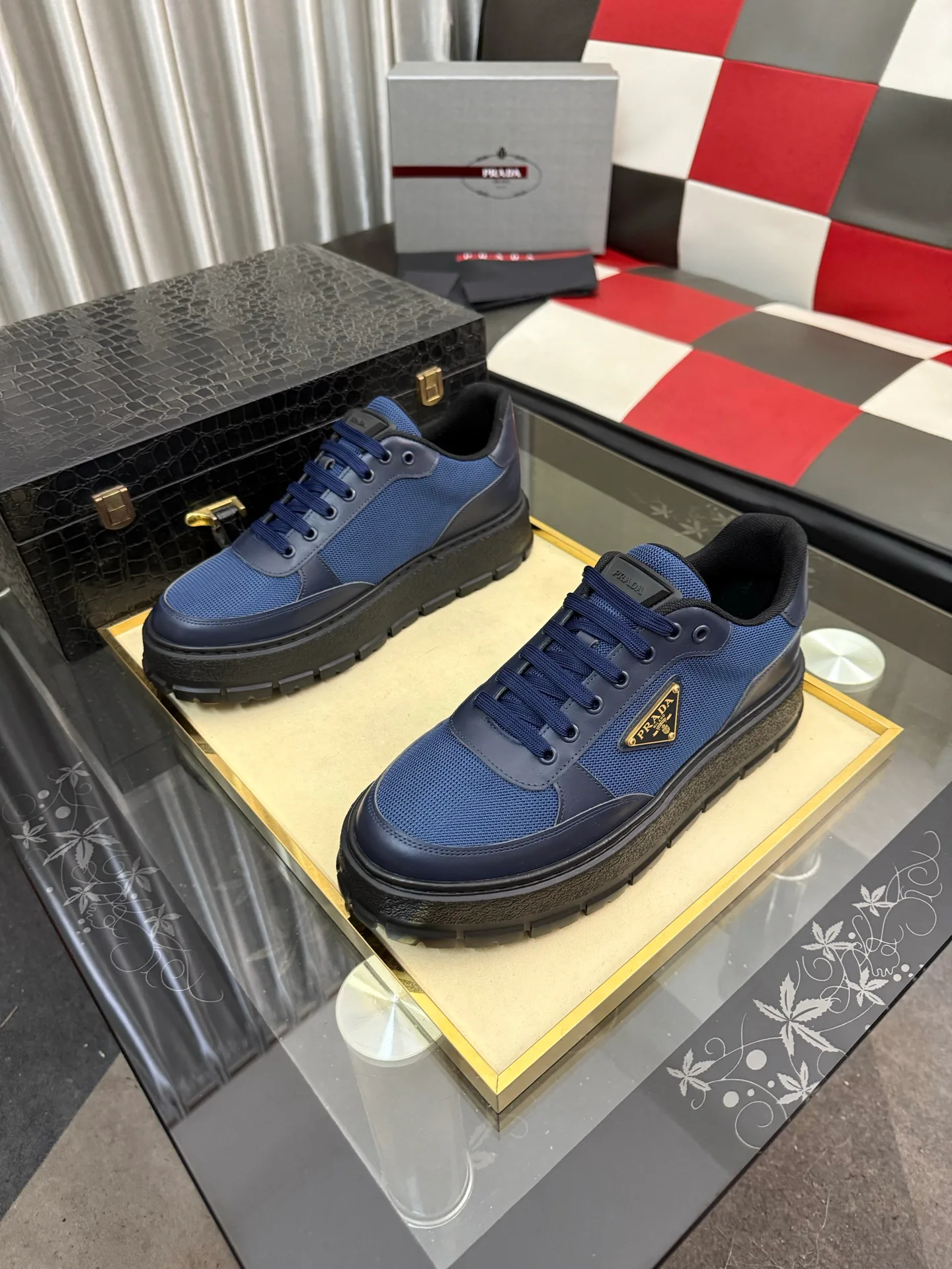 Кроссовки Женские Prada 18417416