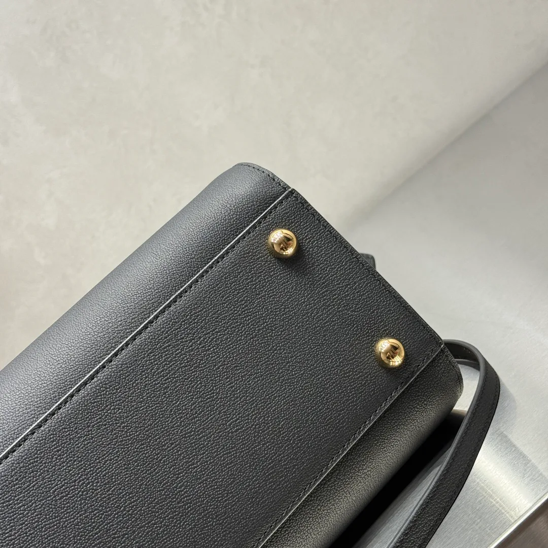 Классические Сумки Женские Burberry 11017441