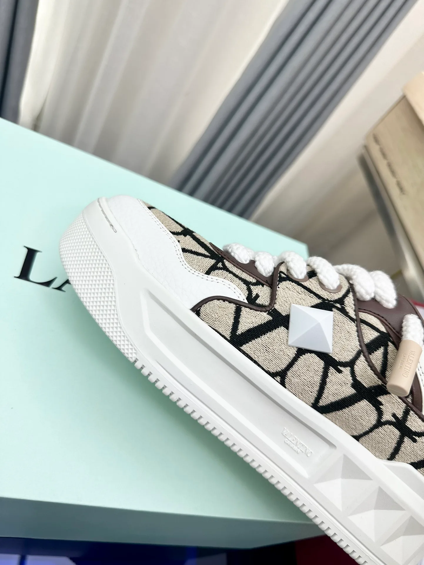 Кроссовки Женские Valentino 17948616