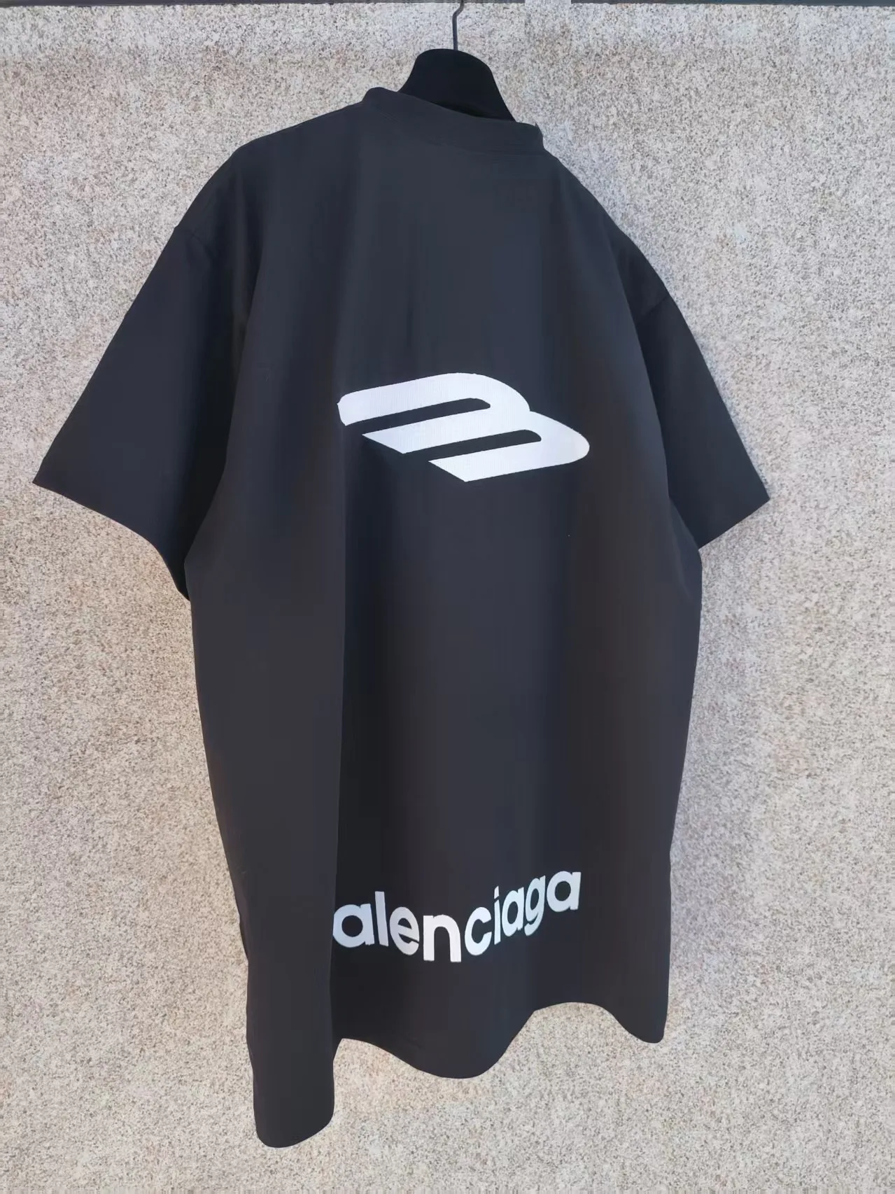 Футболки Женские Balenciaga 550247