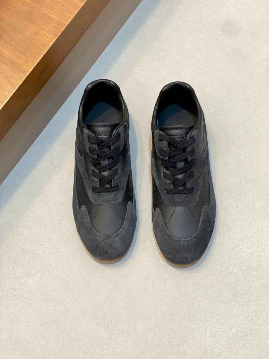 Кроссовки Мужские Salvatore Ferragamo 19458691