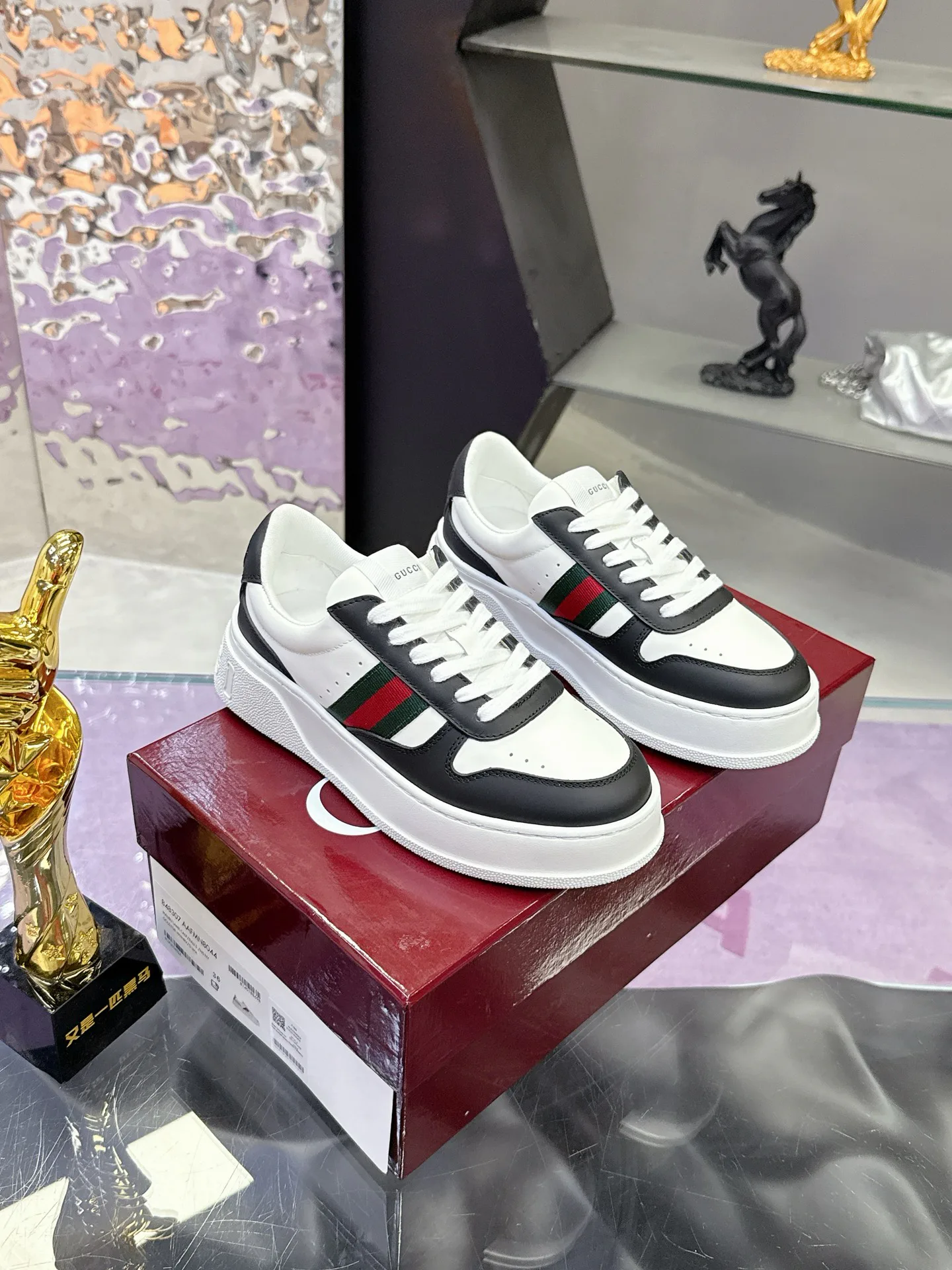 Кроссовки Женские Gucci 5402075