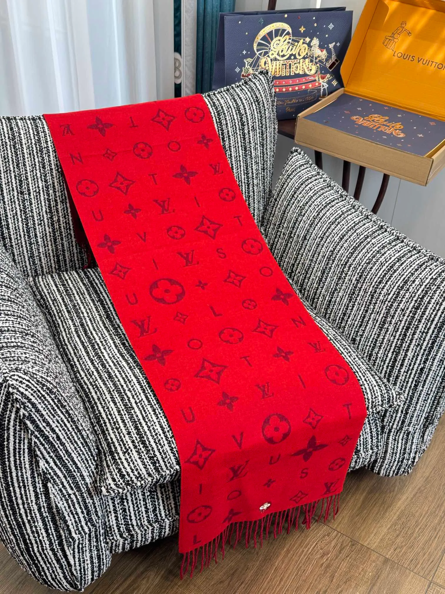 Шарфы Louis Vuitton 1071388