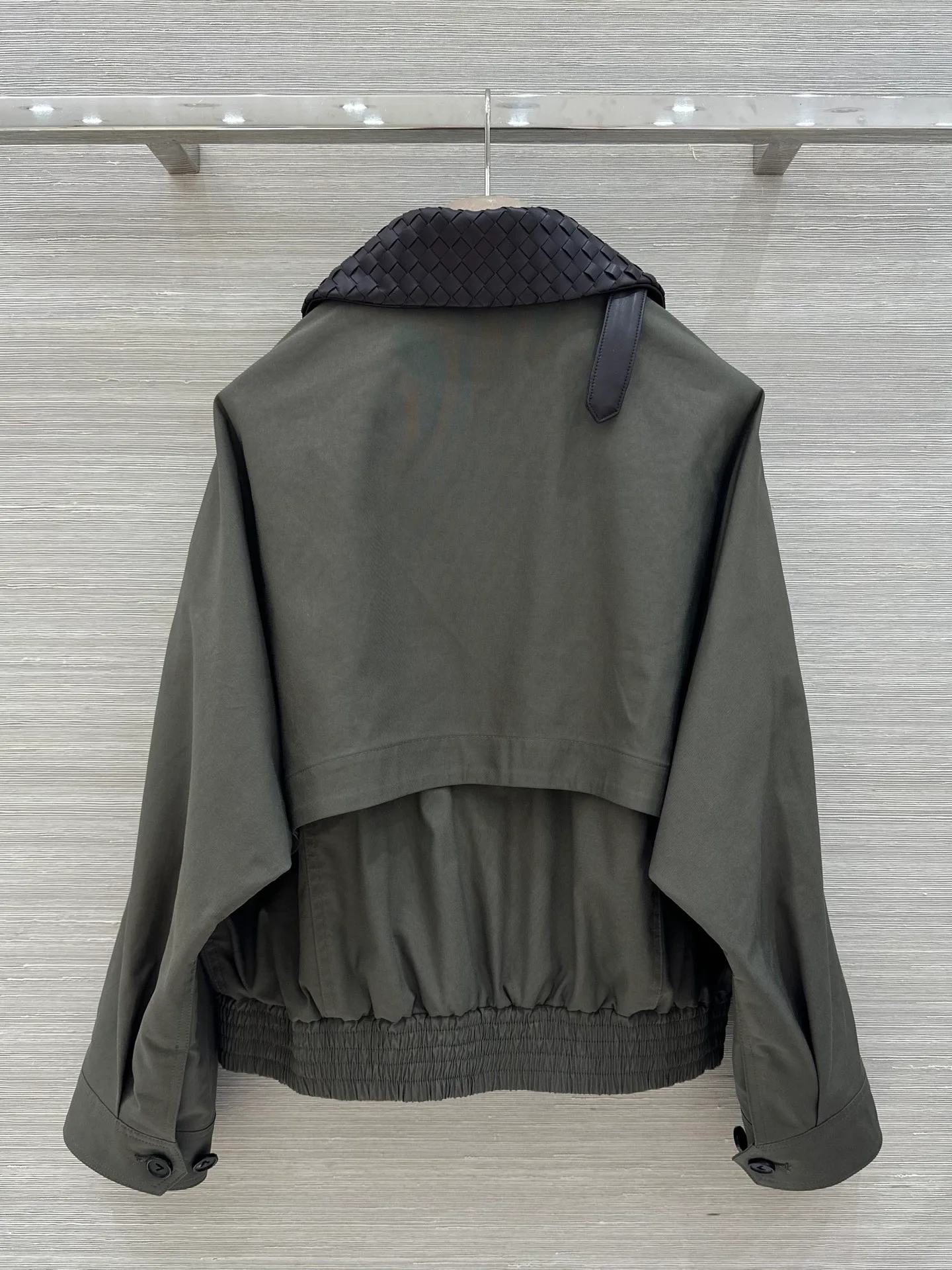 Куртки И Пуховики Женские Bottega Veneta 18429164