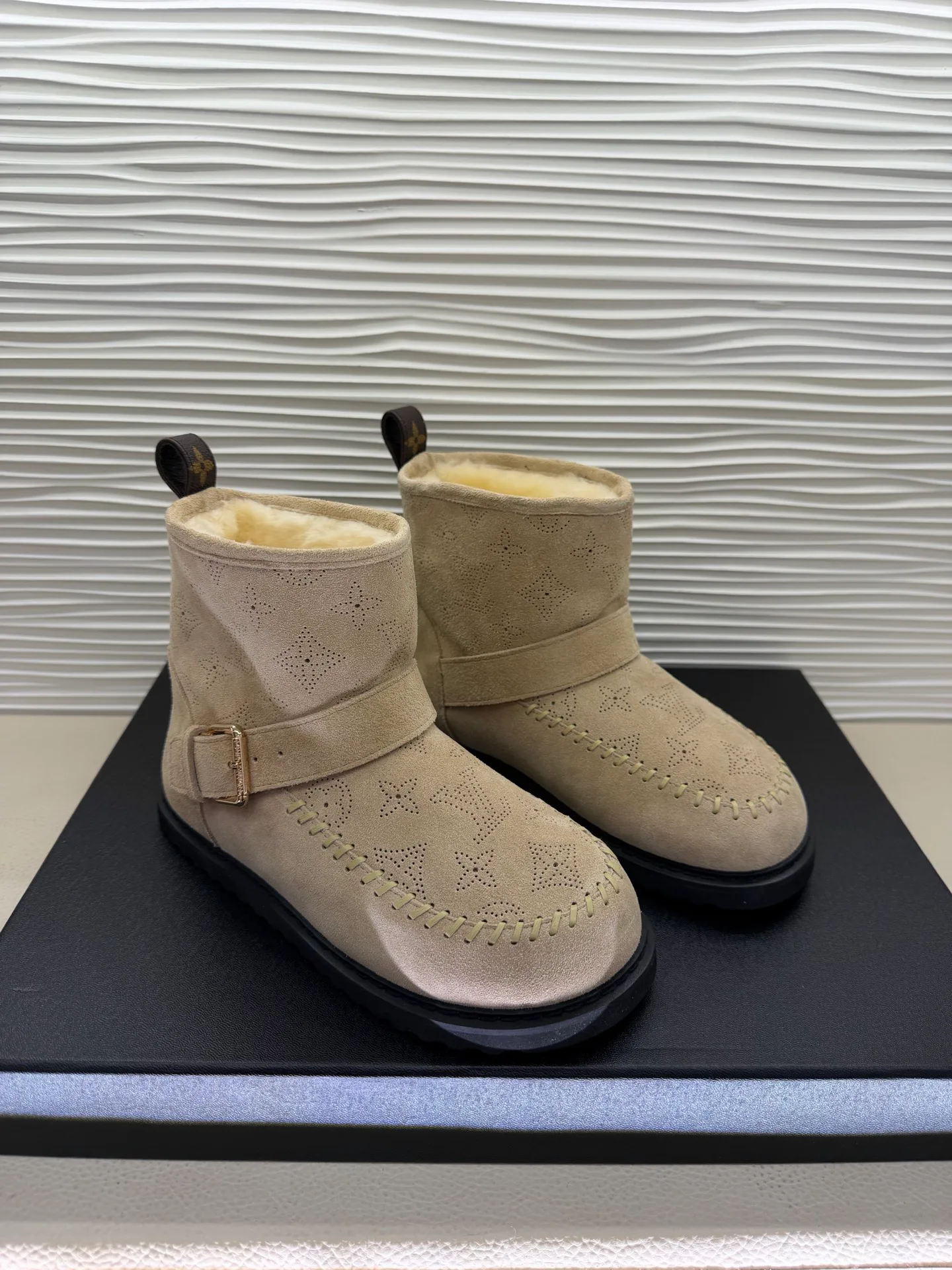 Угги Женские Louis Vuitton 19270855
