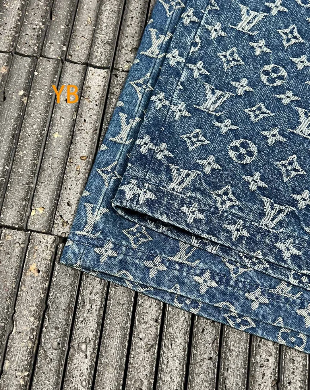 Шорты Мужские Louis Vuitton 13077110