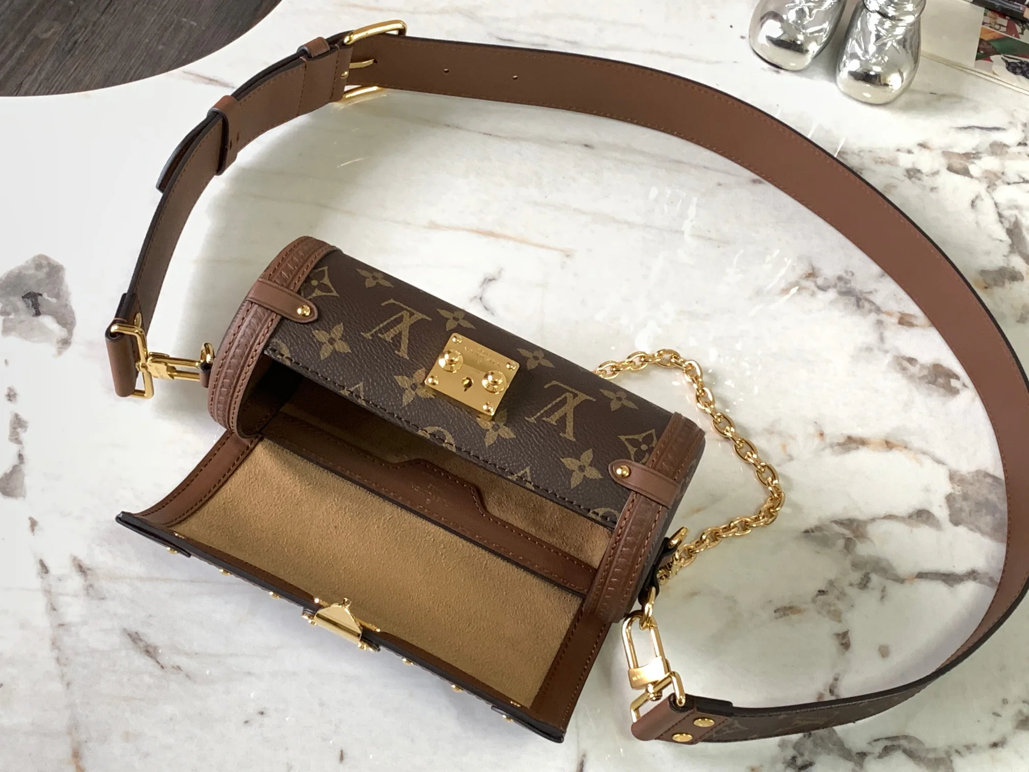 Клатчи Женские Louis Vuitton 15089510