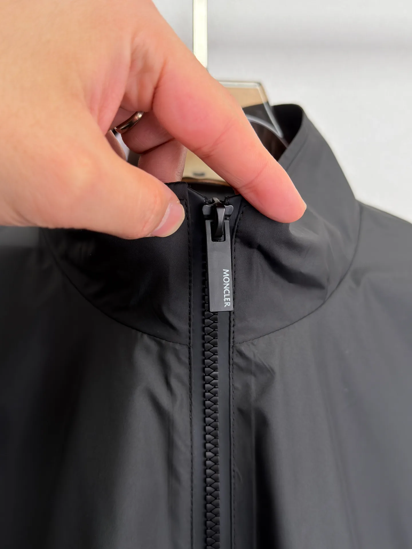 Куртки И Пуховики Мужские Moncler 11230246