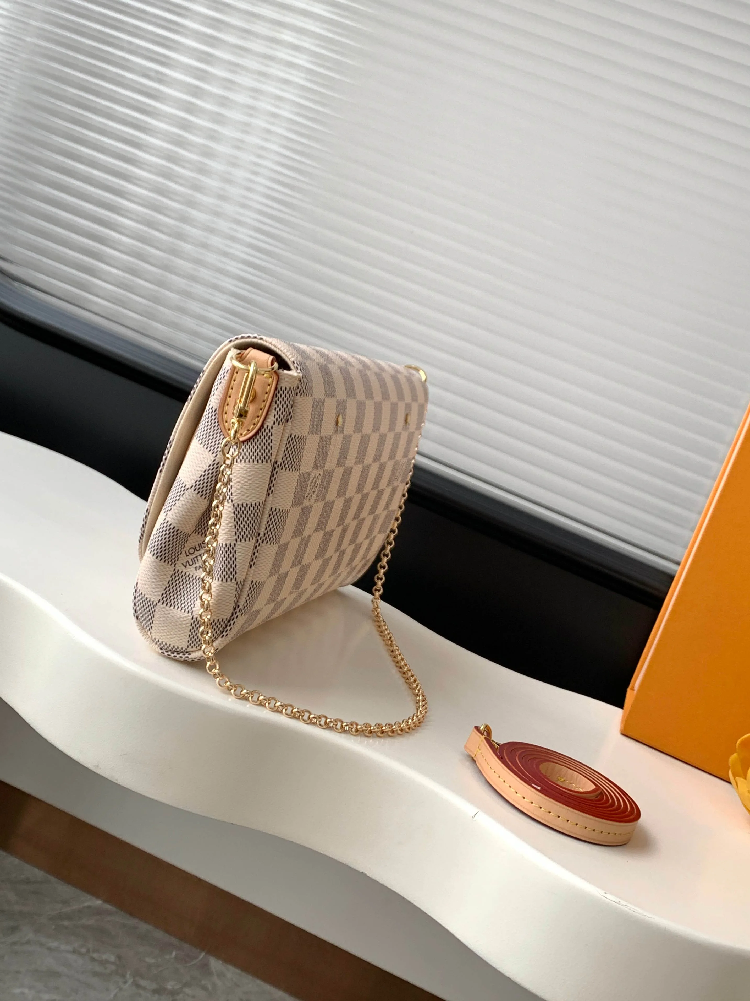 Сумки На Ремне Женские Louis Vuitton 87165