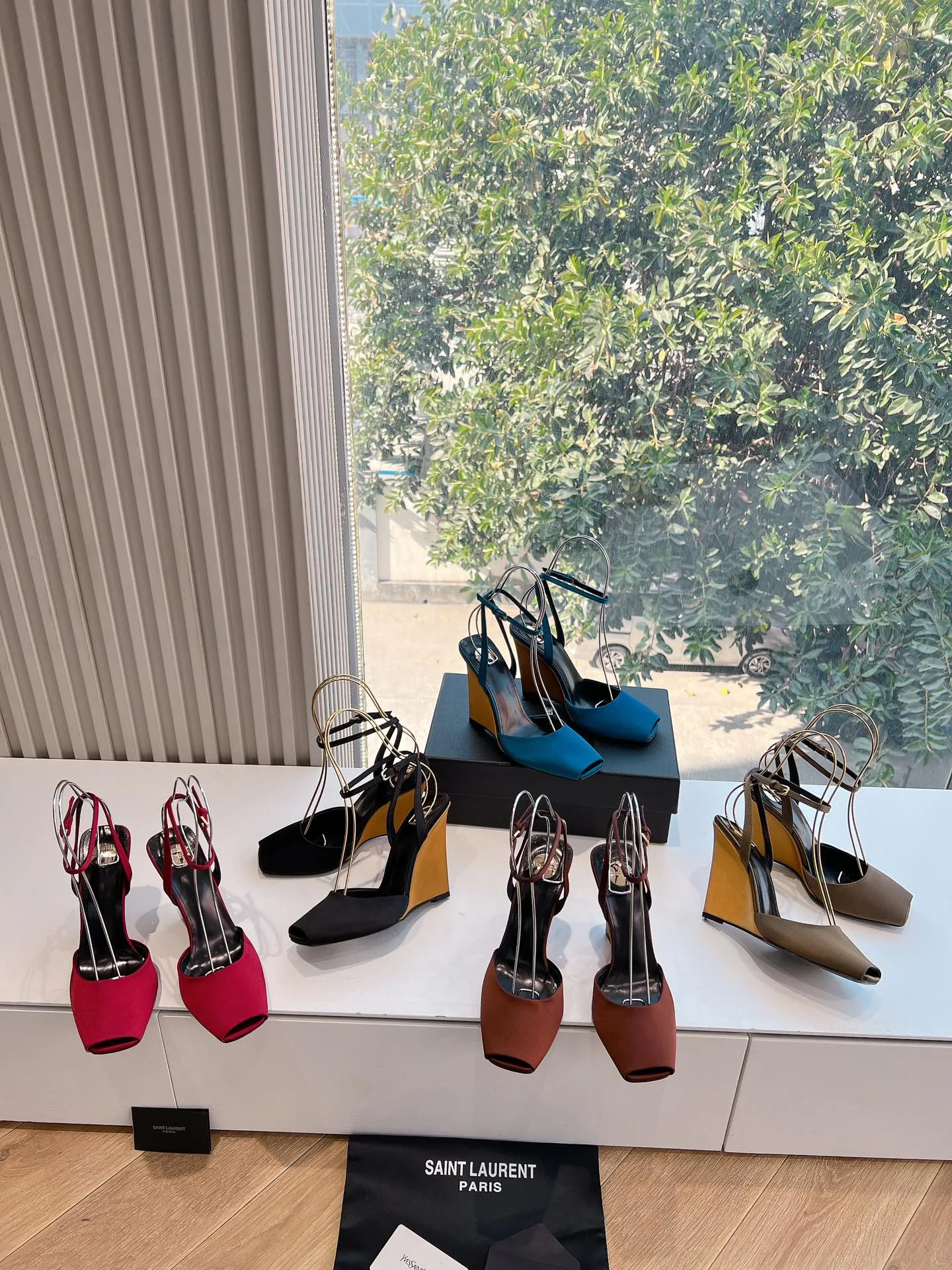 Босоножки Женские Saint Laurent 7881