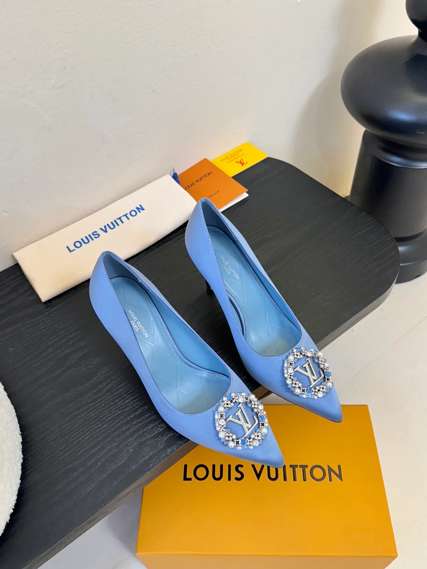 Туфли Женские Louis Vuitton 2300141