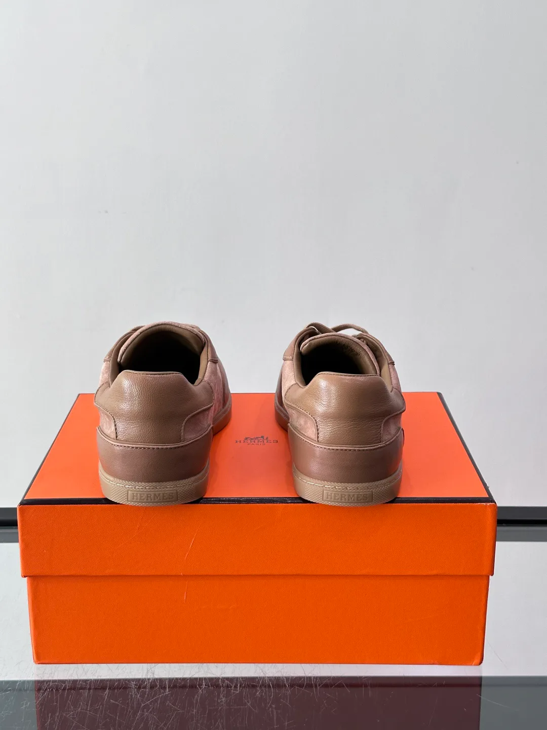Кроссовки Женские Hermes 18102686