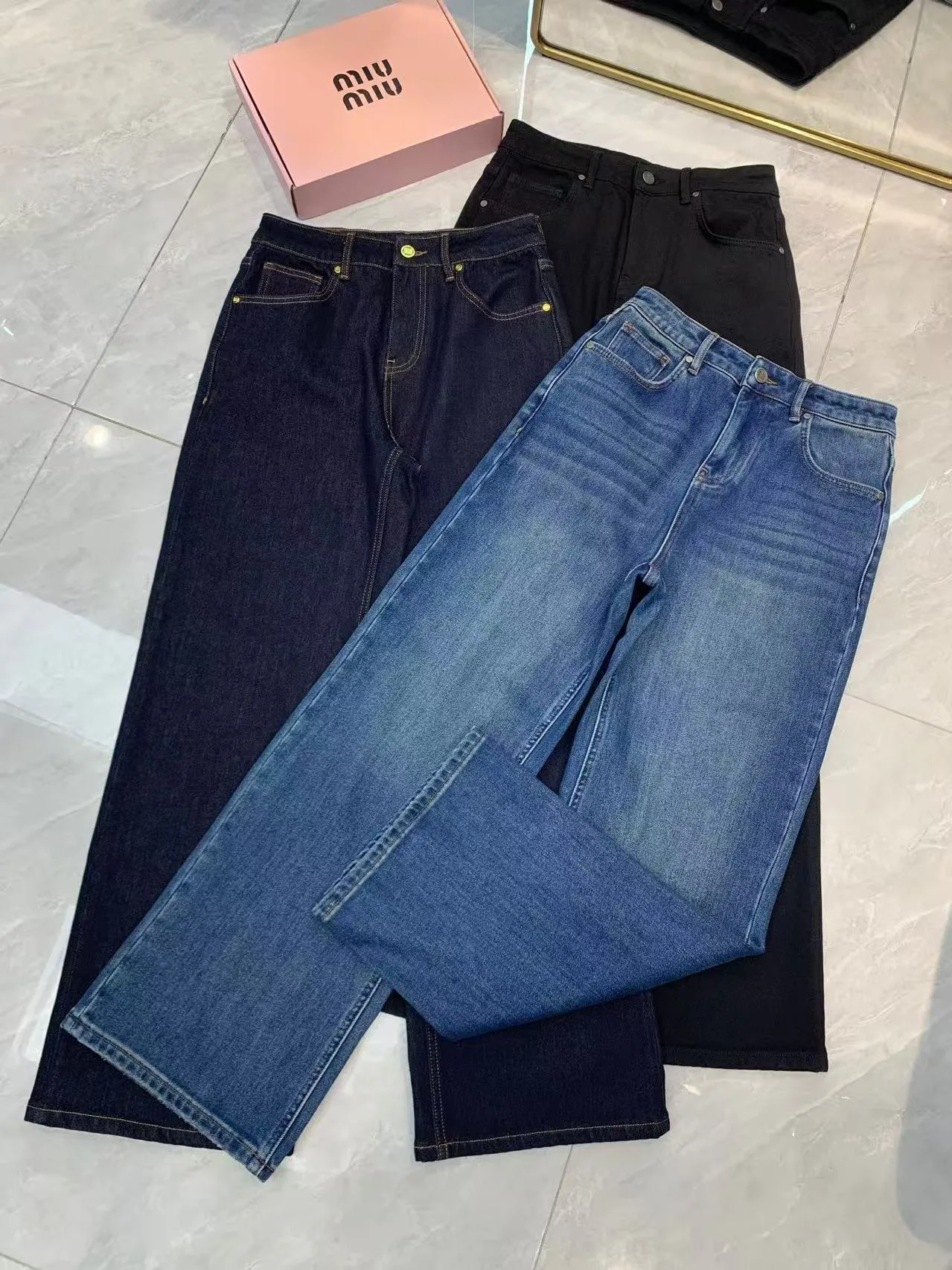 Джинсы Женские Miu Miu 19313504