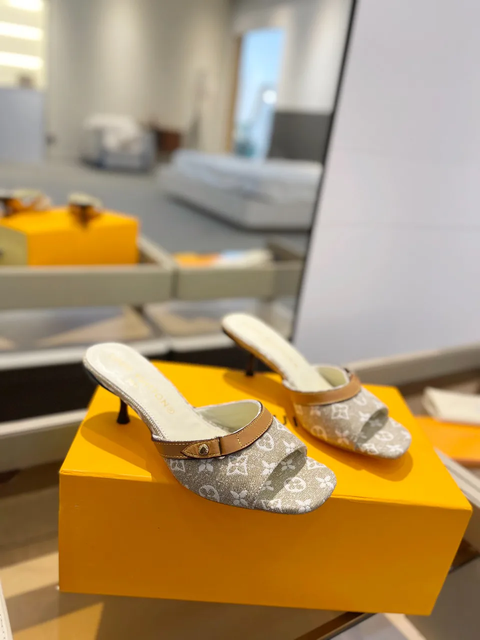 Босоножки Женские Louis Vuitton 9865415