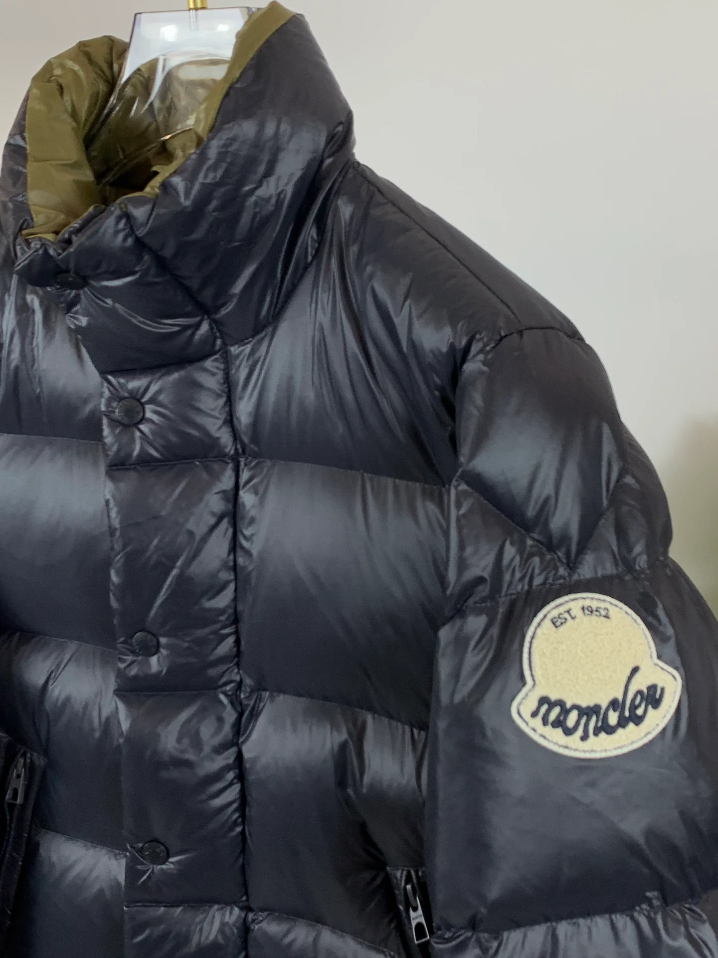 Куртки И Пуховики Мужские Moncler 273200
