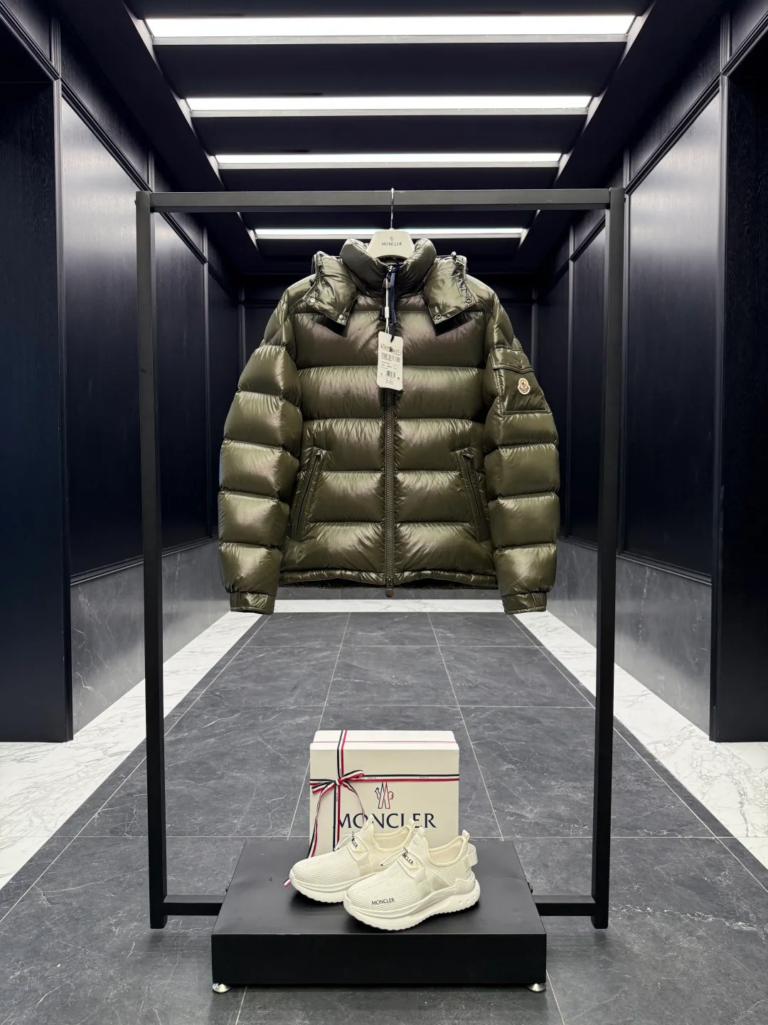 Куртки И Пуховики Женские Moncler 1694334
