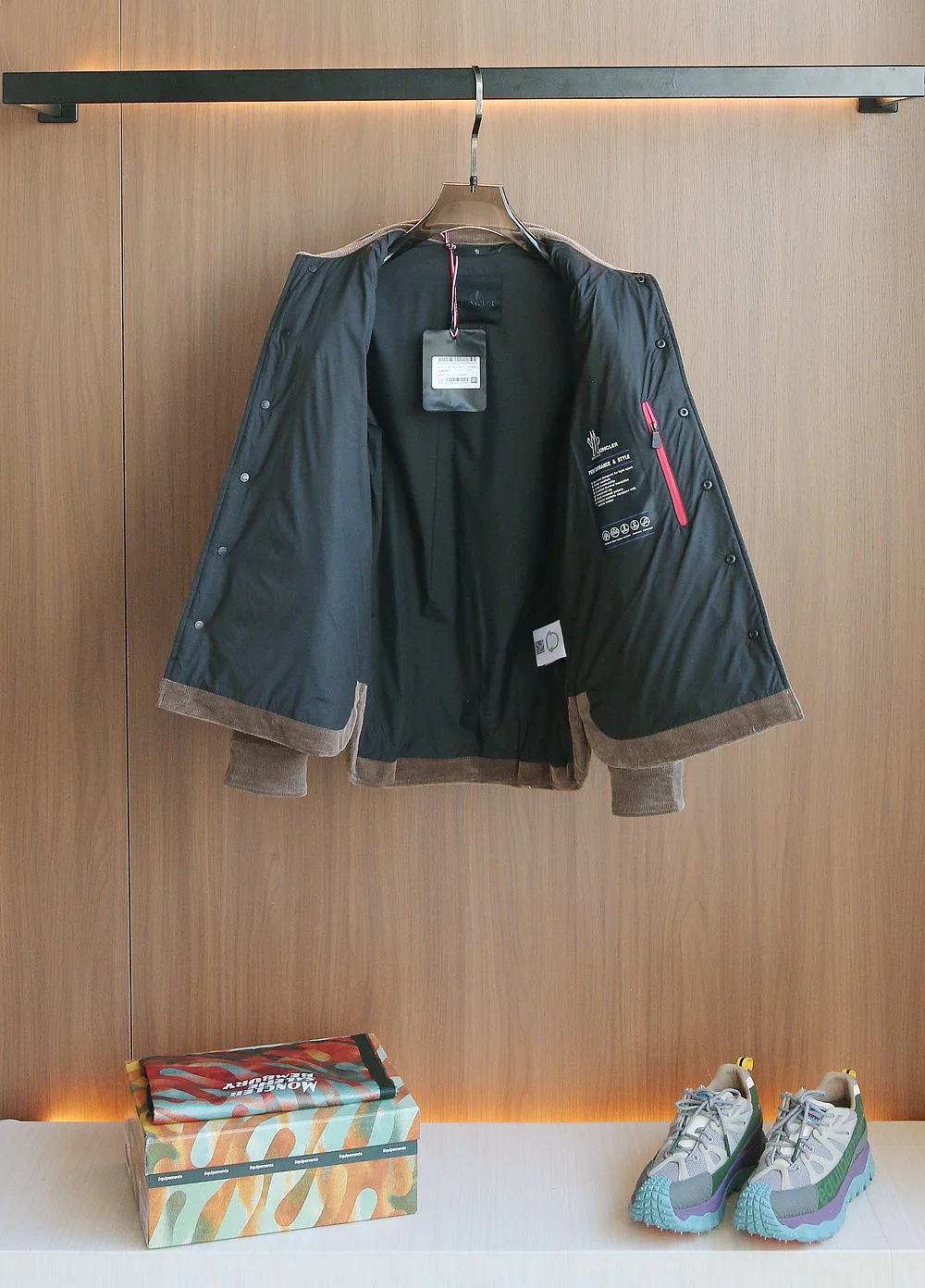 Куртки И Пуховики Мужские Moncler 384005