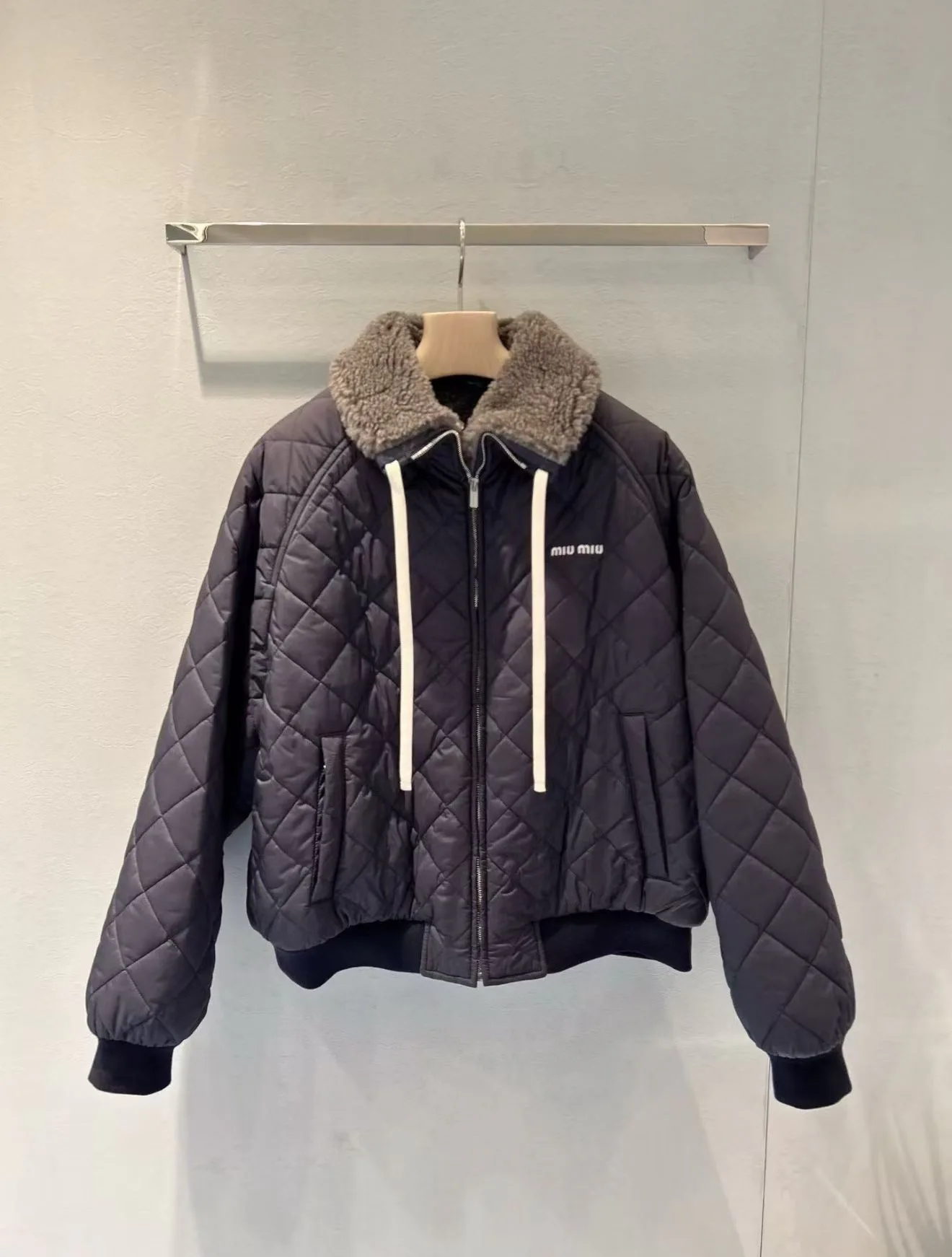 Куртки И Пуховики Женские Miu Miu 18044074