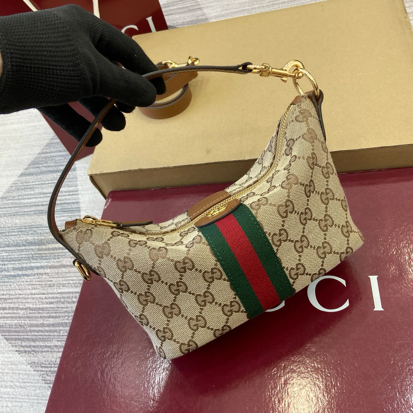 Классические Сумки Женские Gucci 4365370