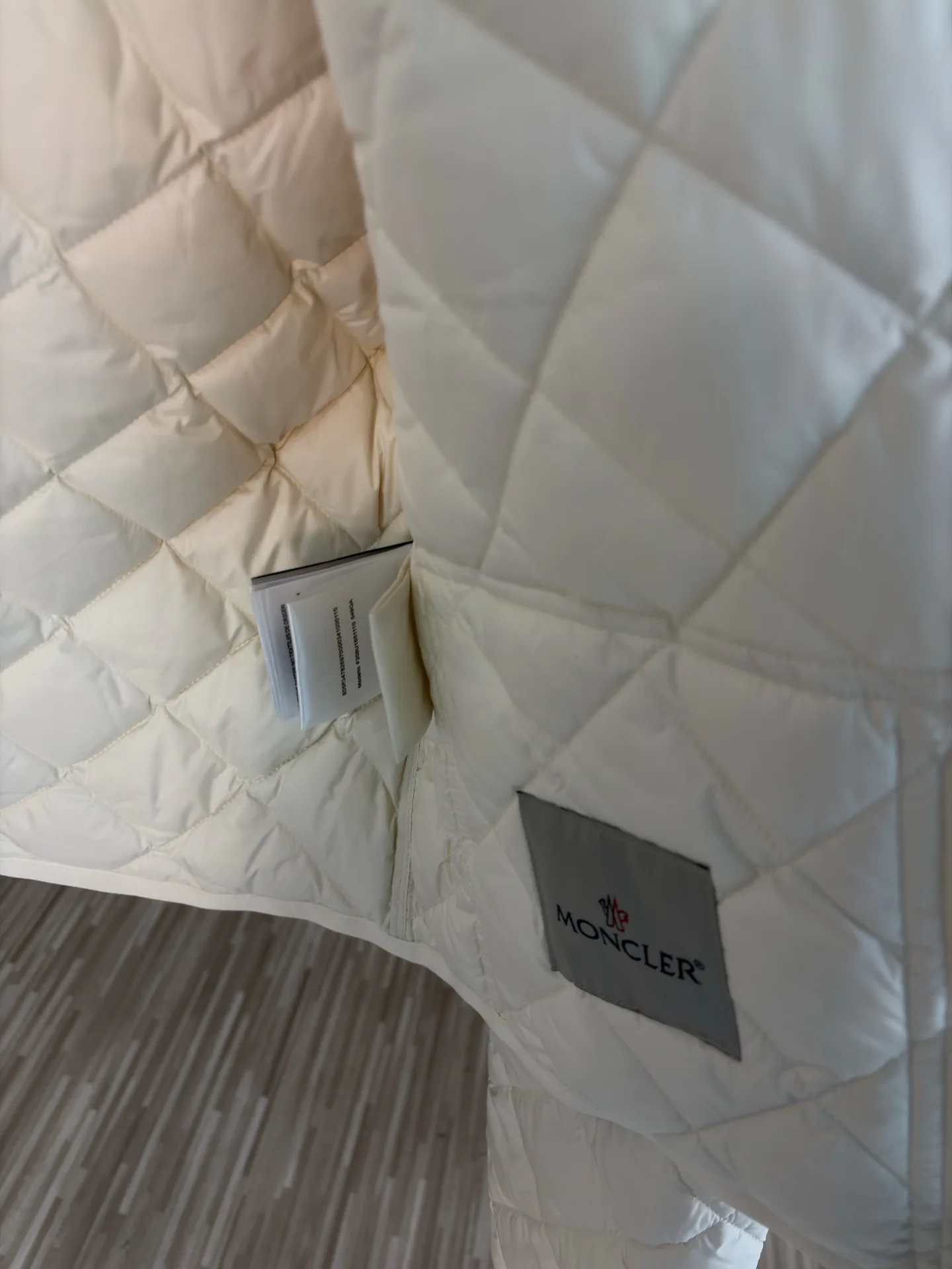 Куртки И Пуховики Женские Moncler 18600021