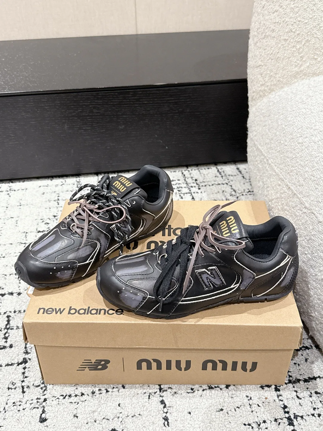 Кроссовки Женские Miu Miu 18409615