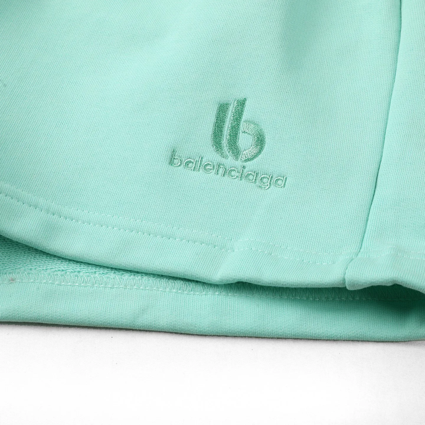 Шорты Женские Balenciaga 18190750