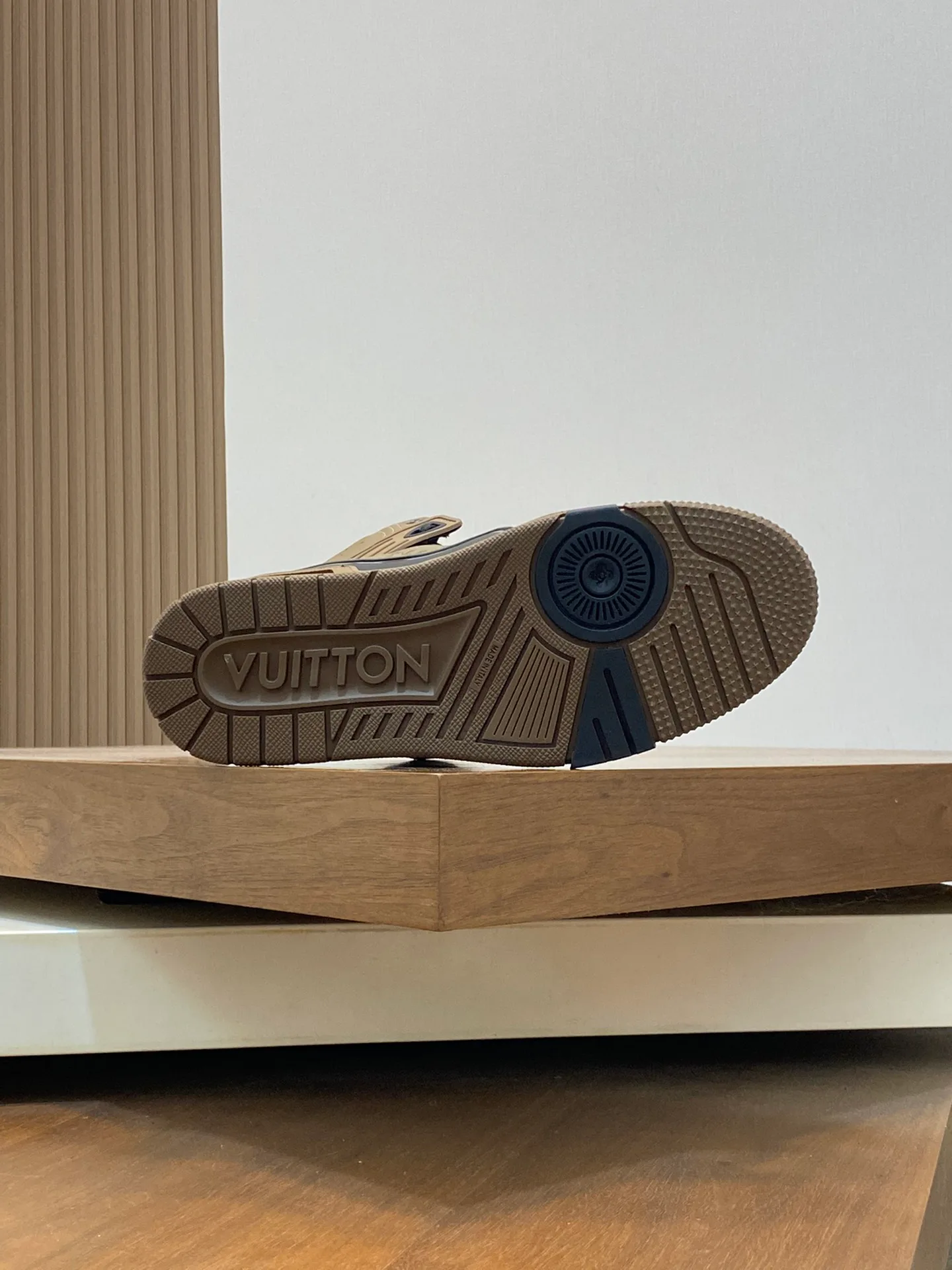 Кроссовки Мужские Louis Vuitton 1483823