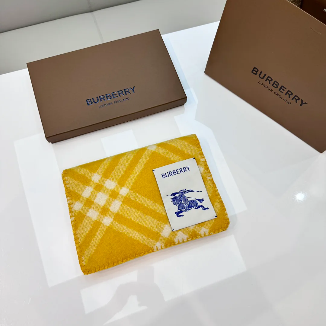 Шарфы Burberry 3852