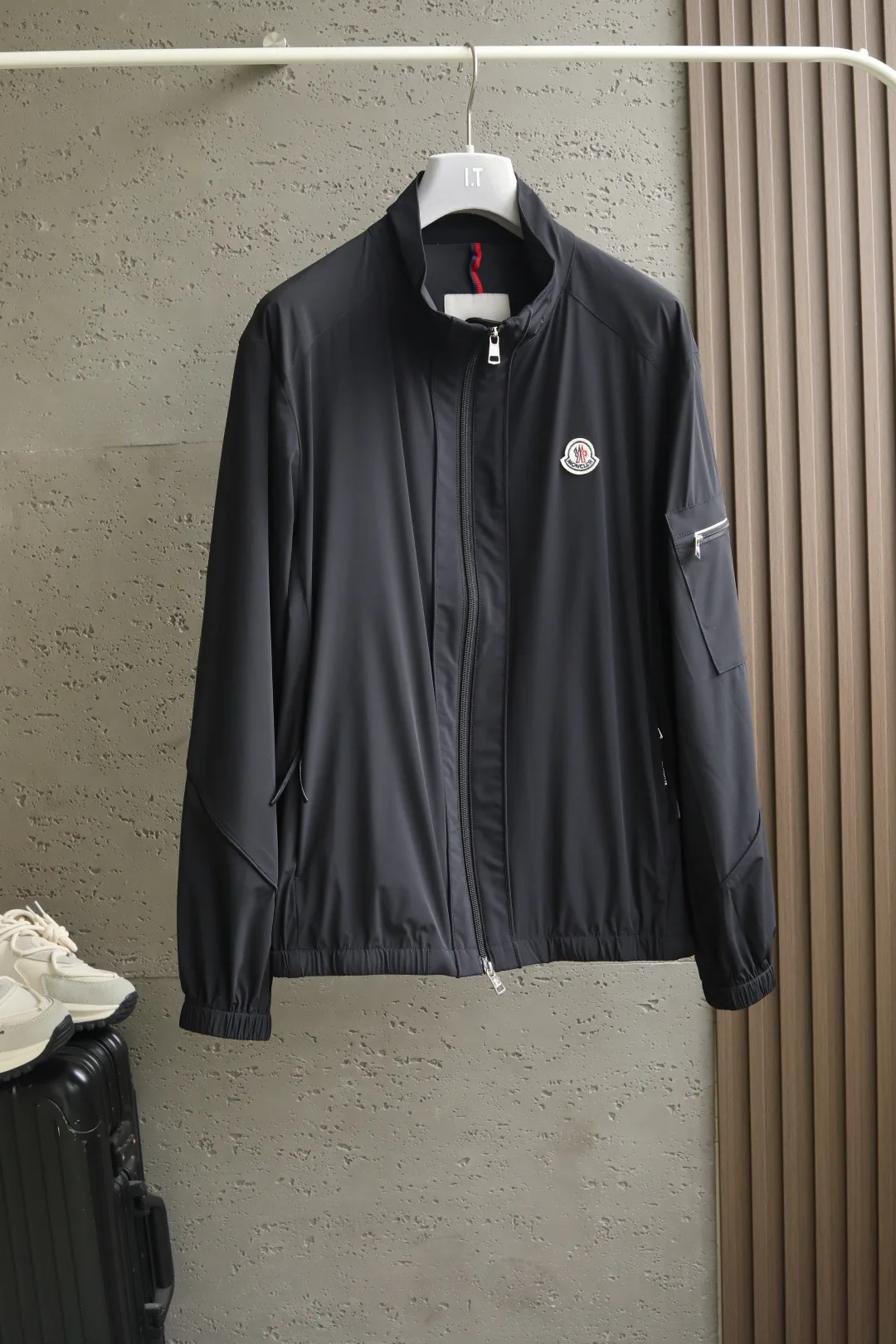 Куртки И Пуховики Мужские Moncler 11424975