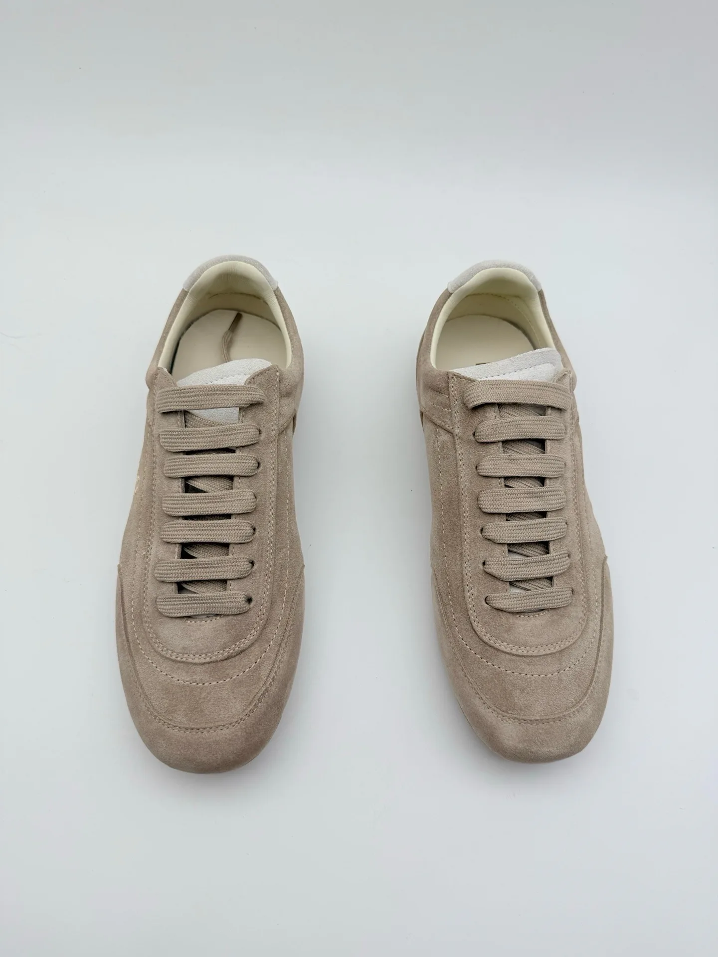 Кроссовки Женские Burberry 18589210
