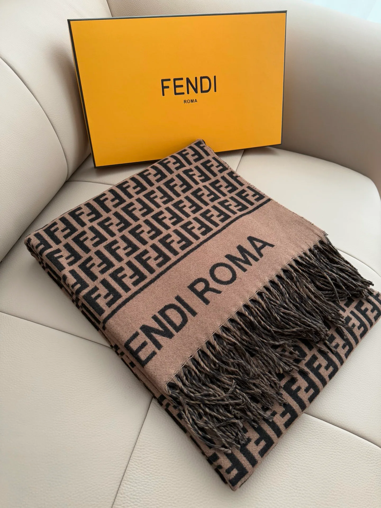 Пальто Женские Fendi 18974519