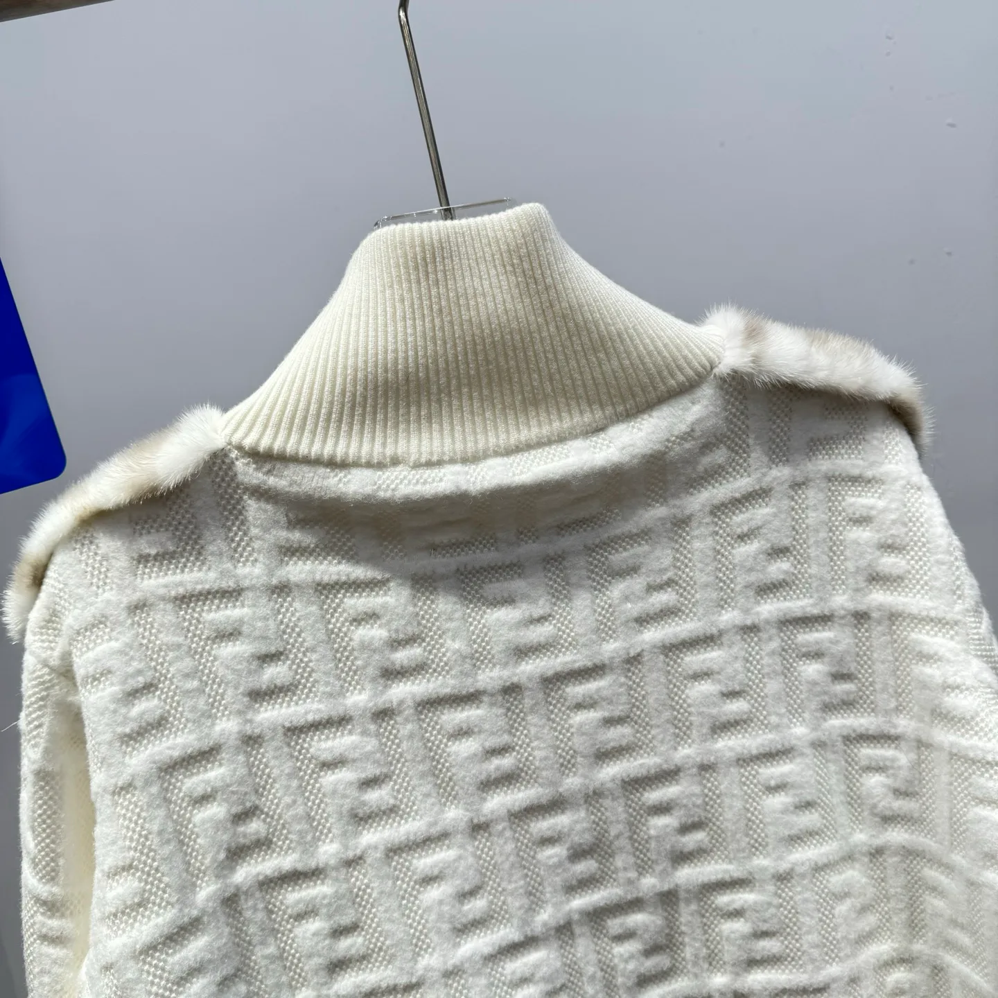 Куртки И Пуховики Женские Fendi 450473