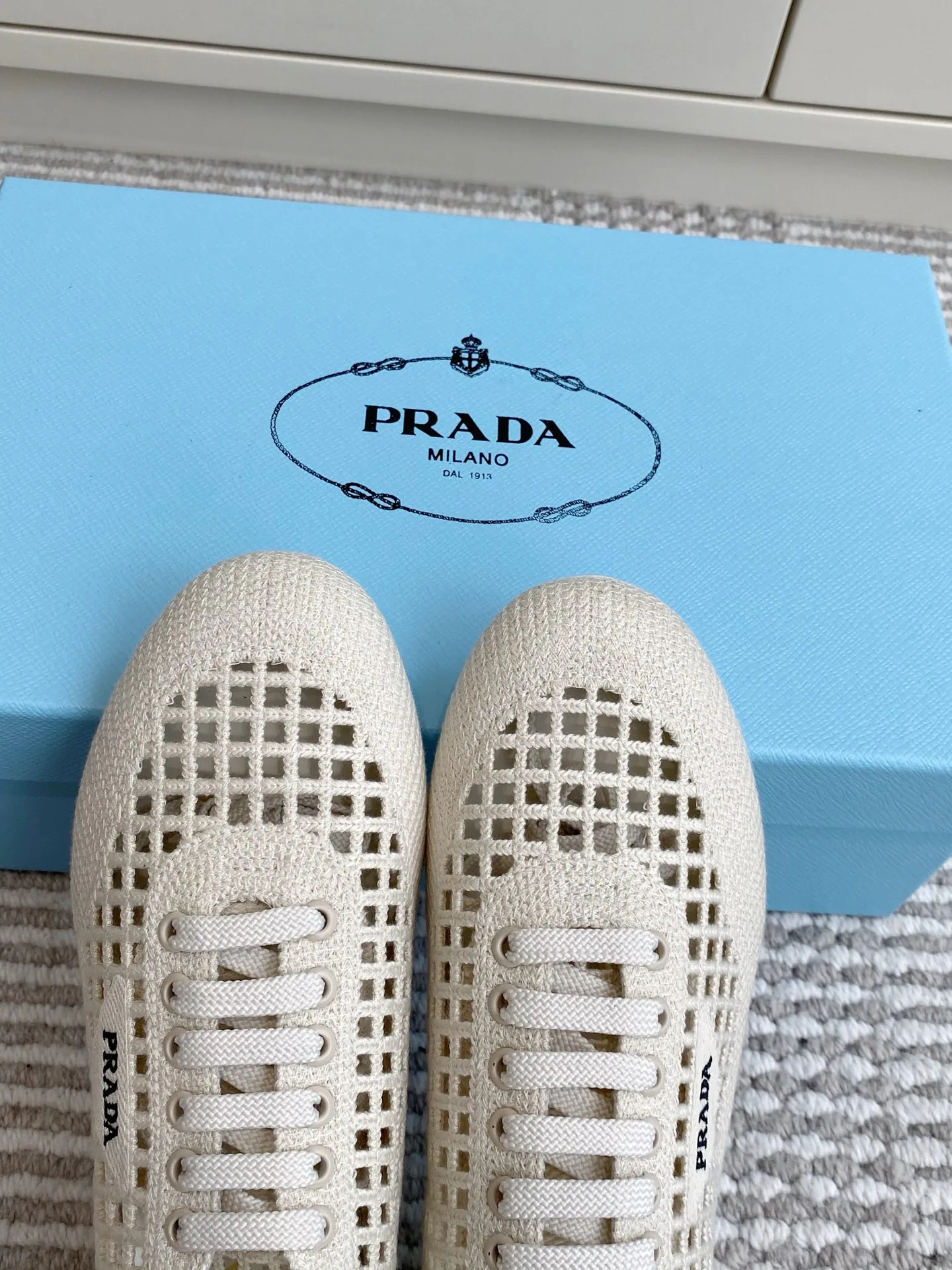 Кроссовки Женские Prada 13351335