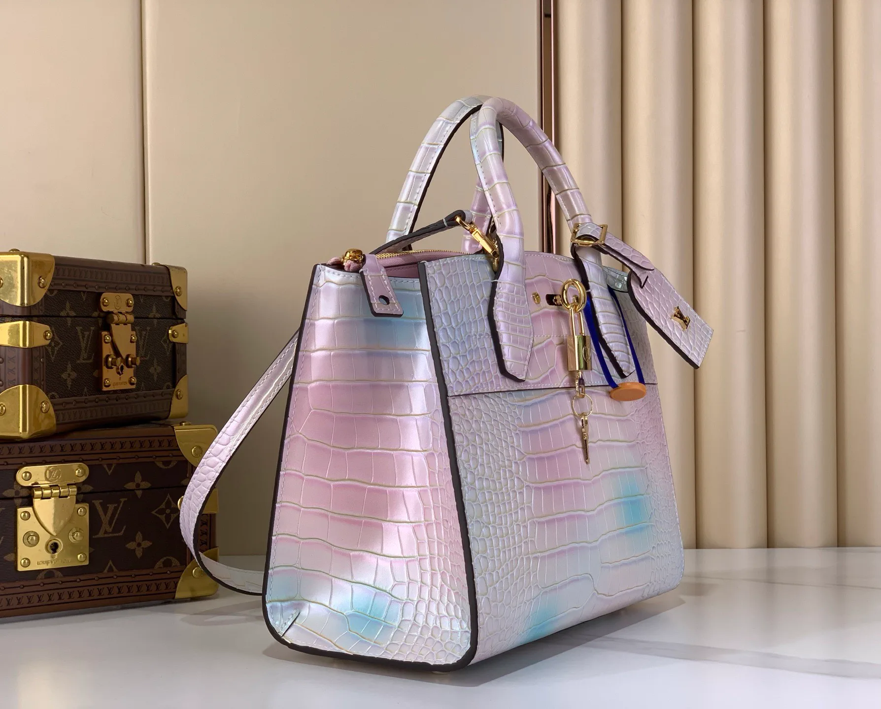 Сумки На Ремне Женские Louis Vuitton 5904539