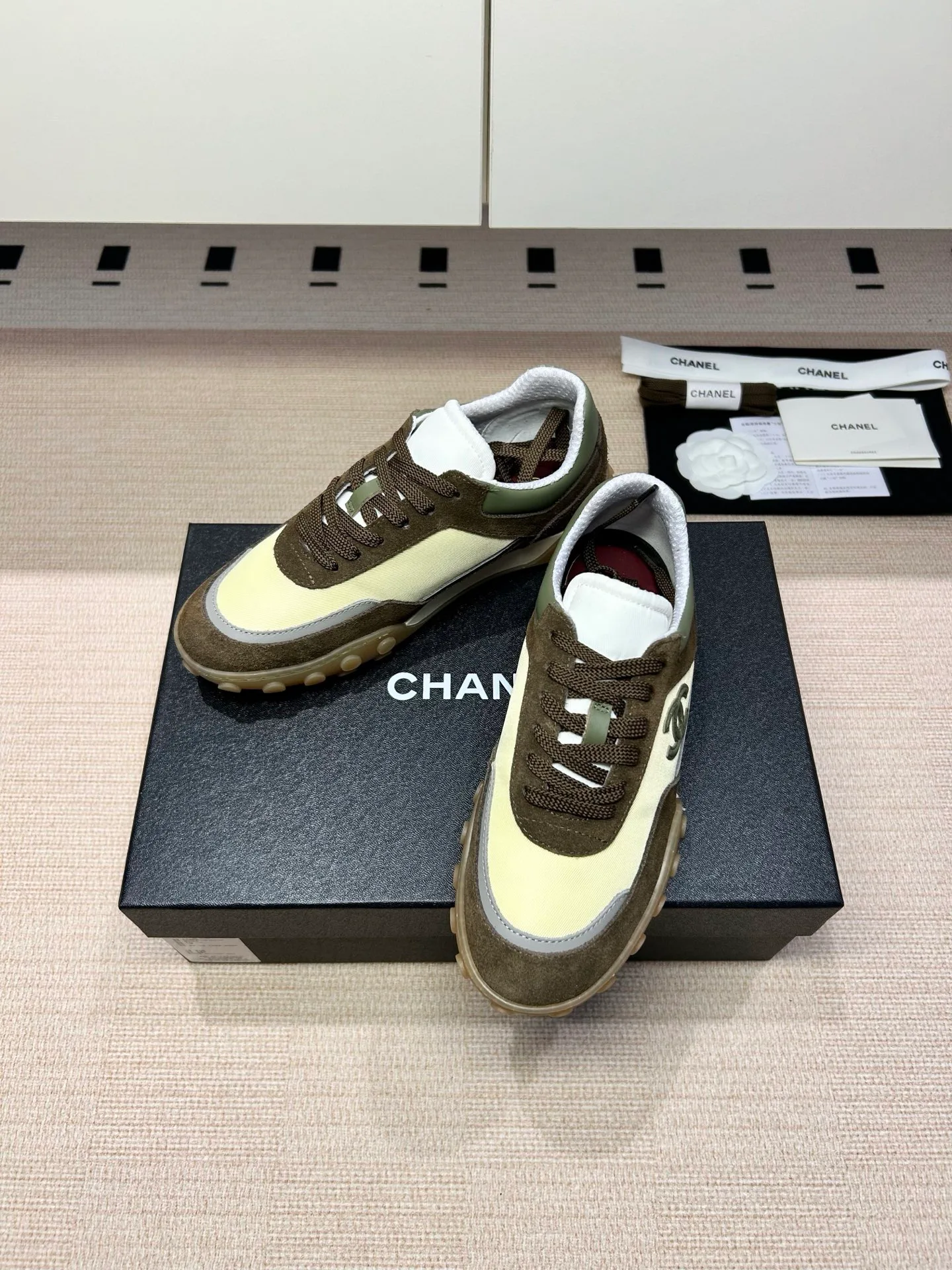 Кроссовки Женские Chanel 11579323