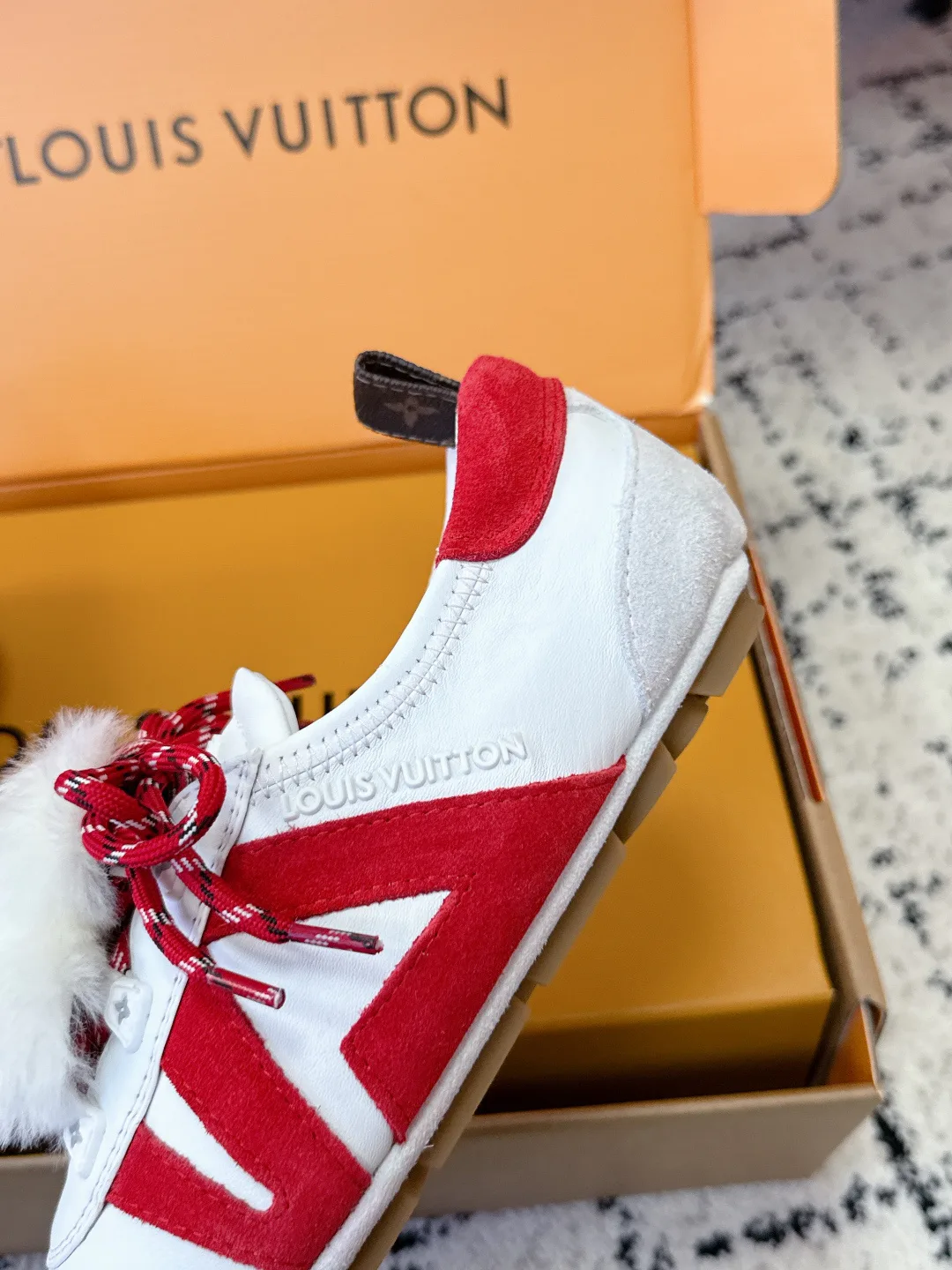 Кроссовки Женские Louis Vuitton 2471099