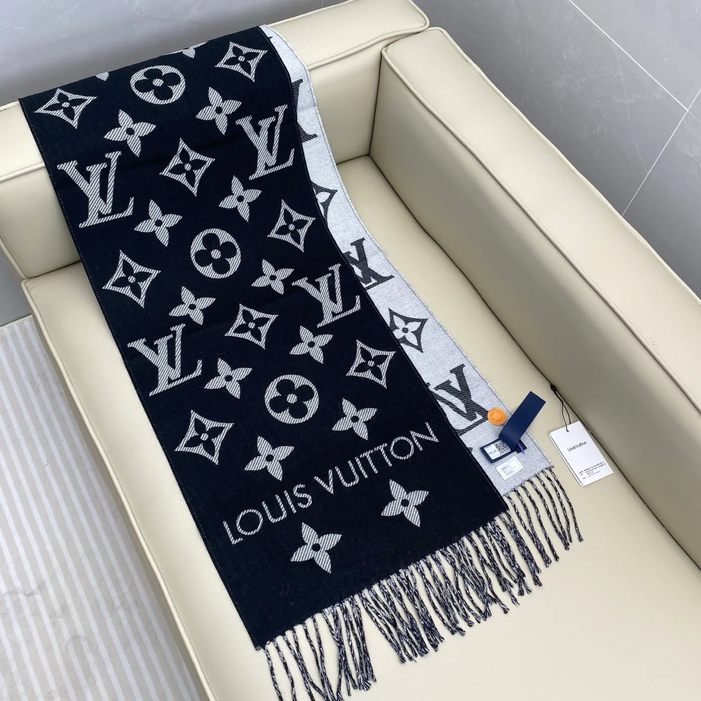 Шарфы Louis Vuitton 563342