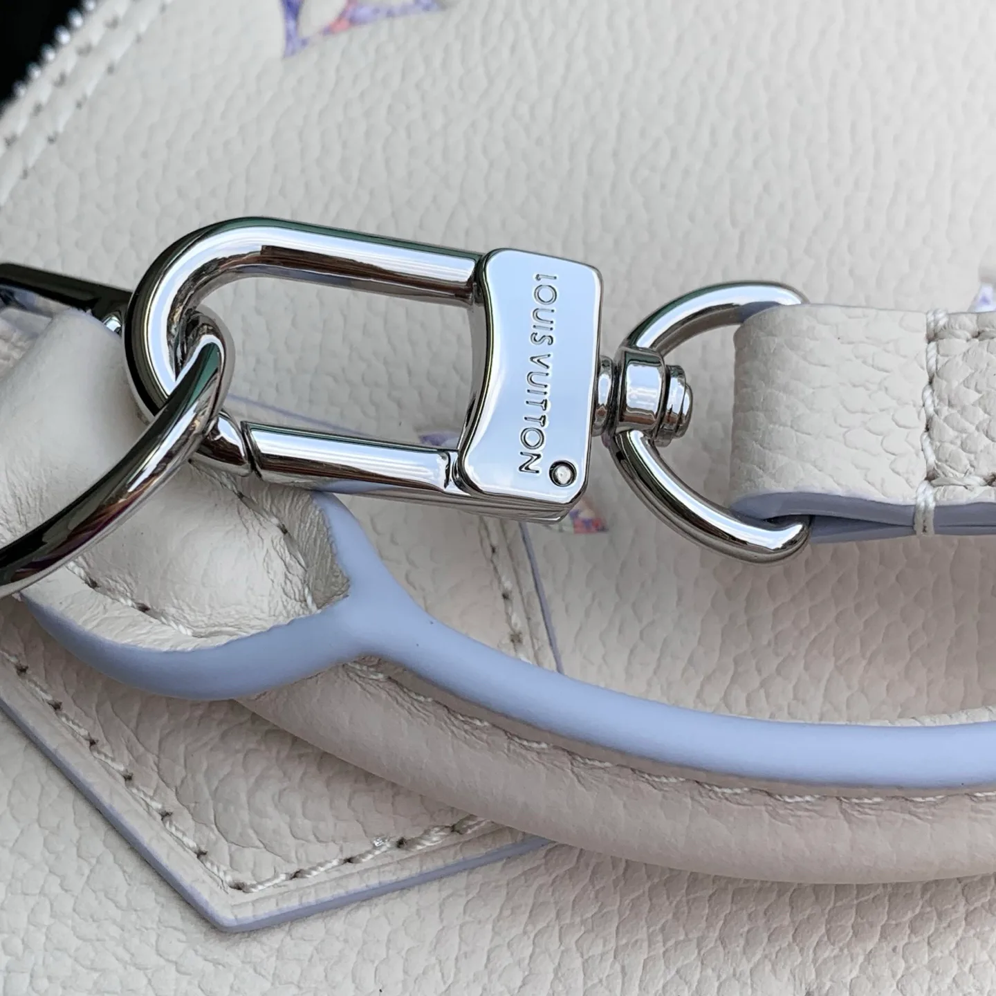 Классические Сумки Женские Louis Vuitton 18147479