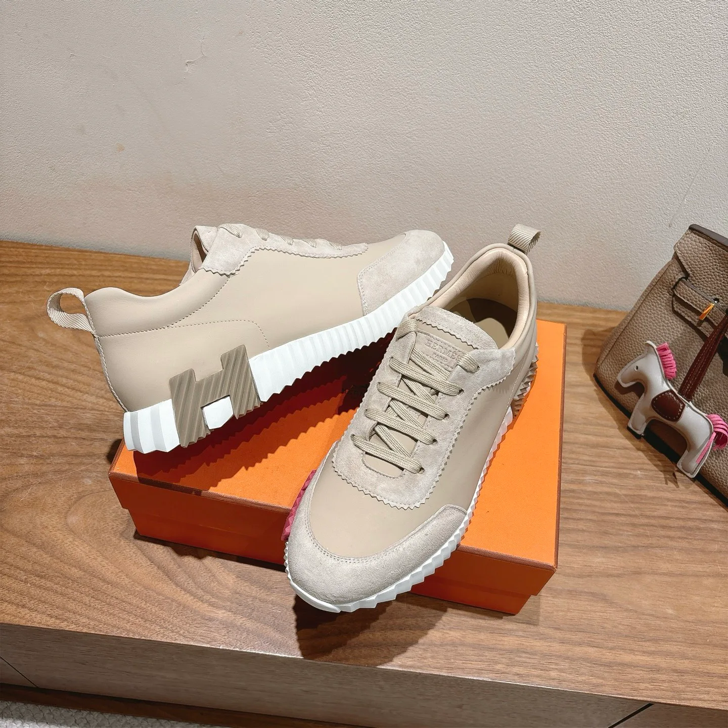 Кроссовки Женские Hermes 9915107