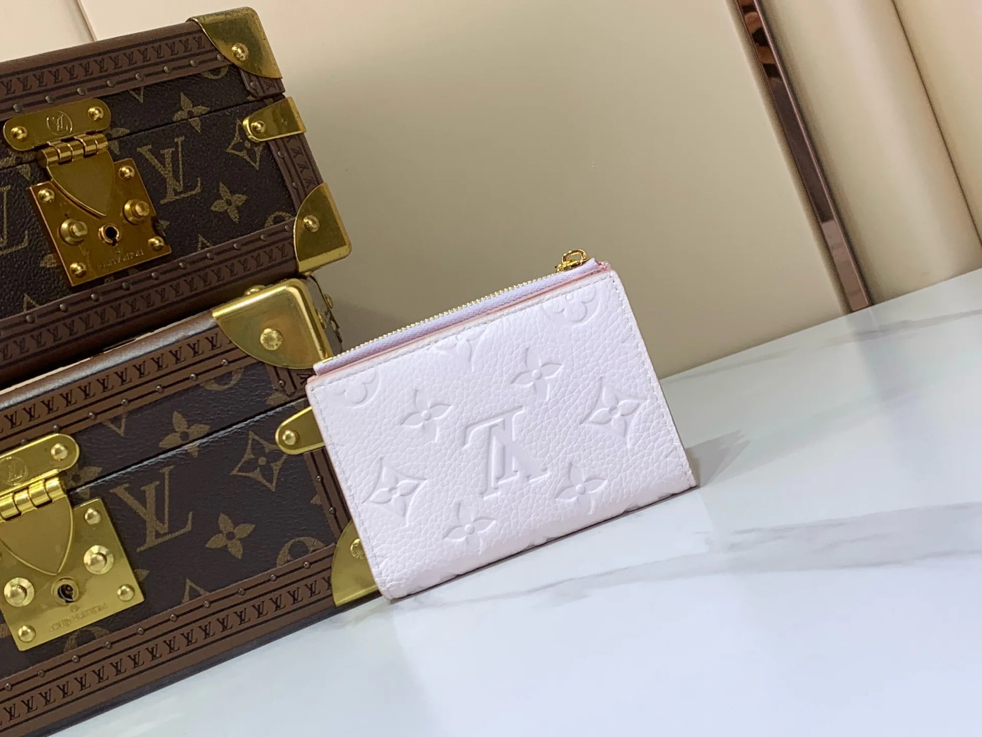 Клатчи Женские Louis Vuitton 17499374