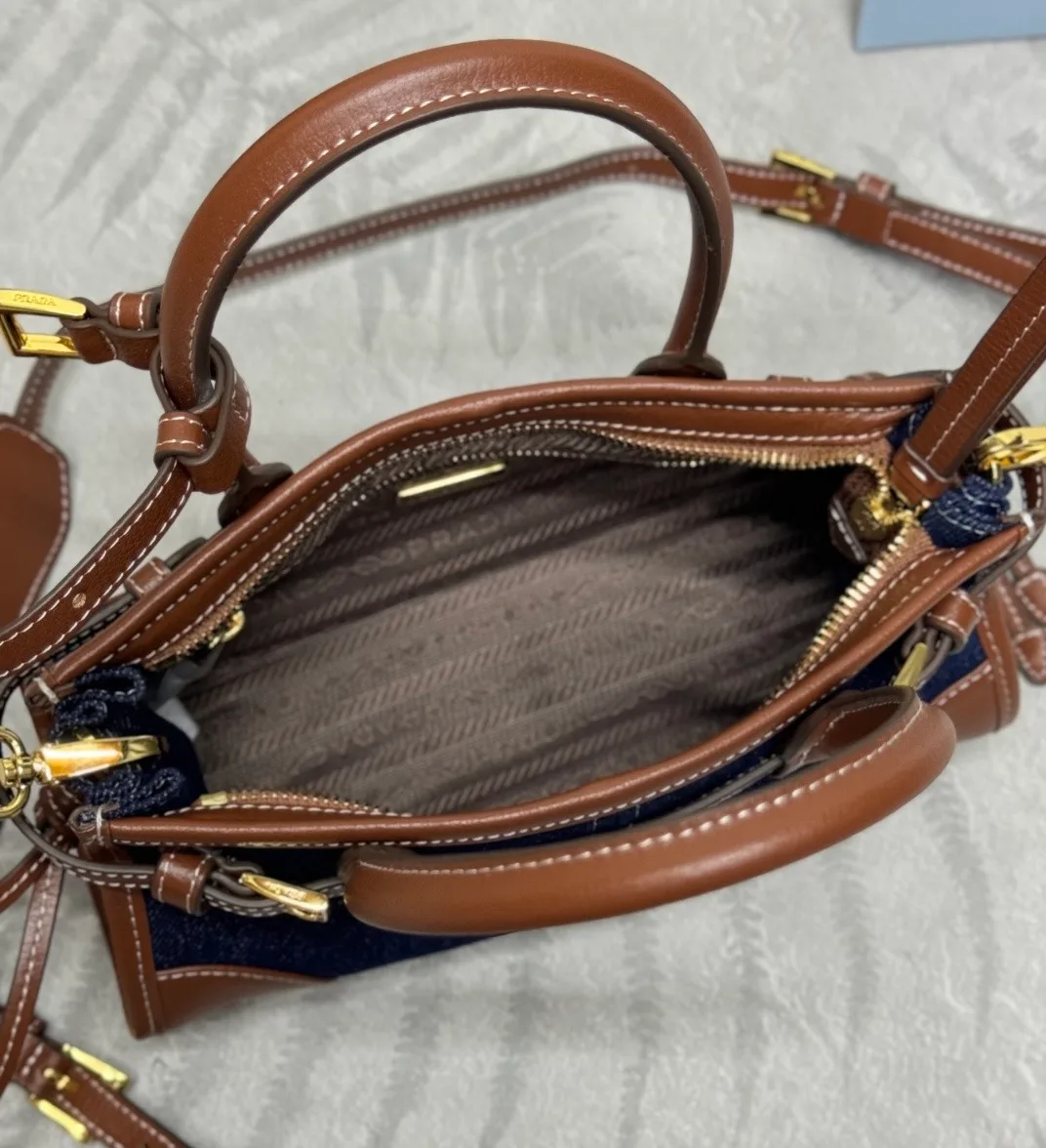 Сумки На Ремне Женские Prada 11682111